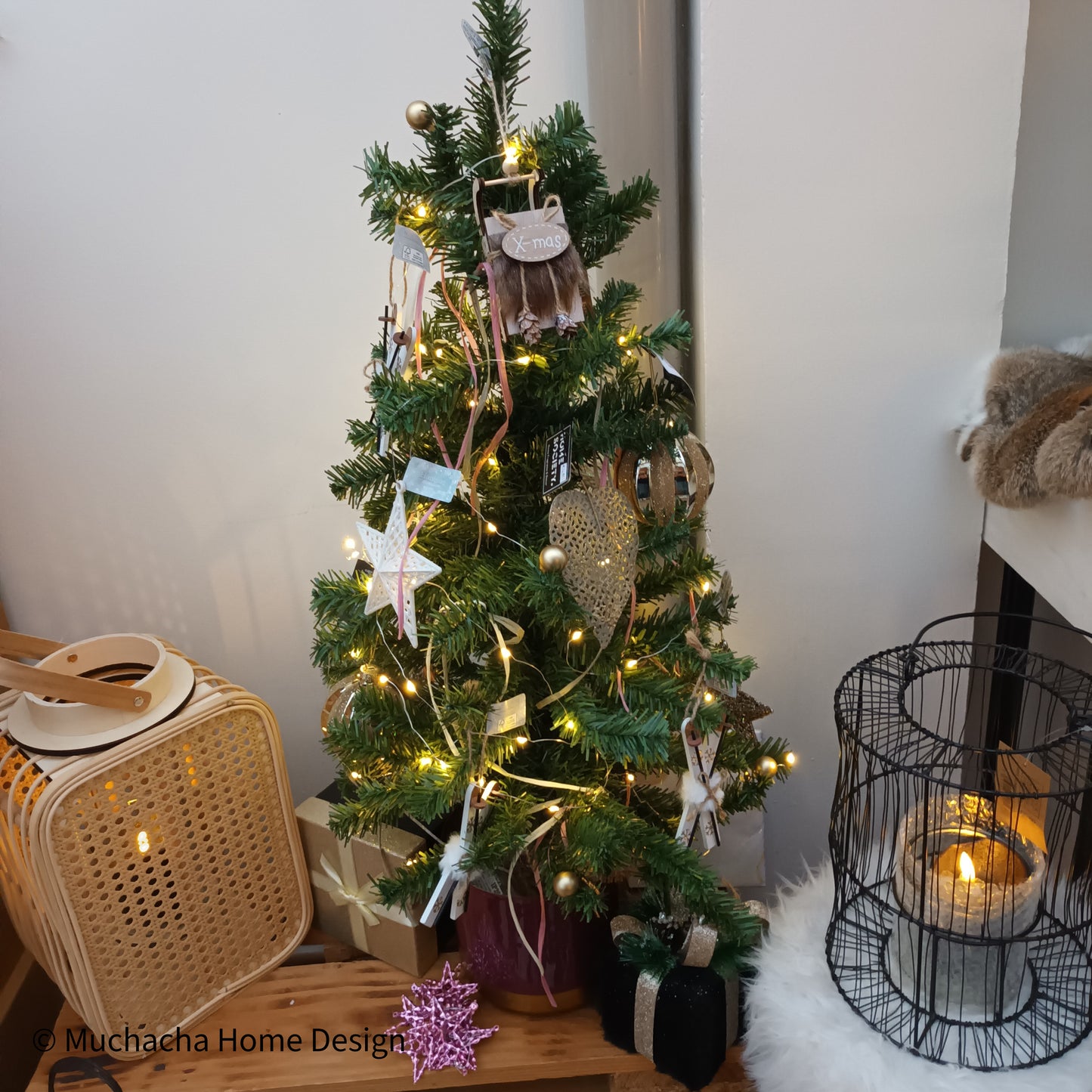 Kerstboom 60 cm - Met lichtjes (inclusief batterijen) & versiering (kerstballetjes)
