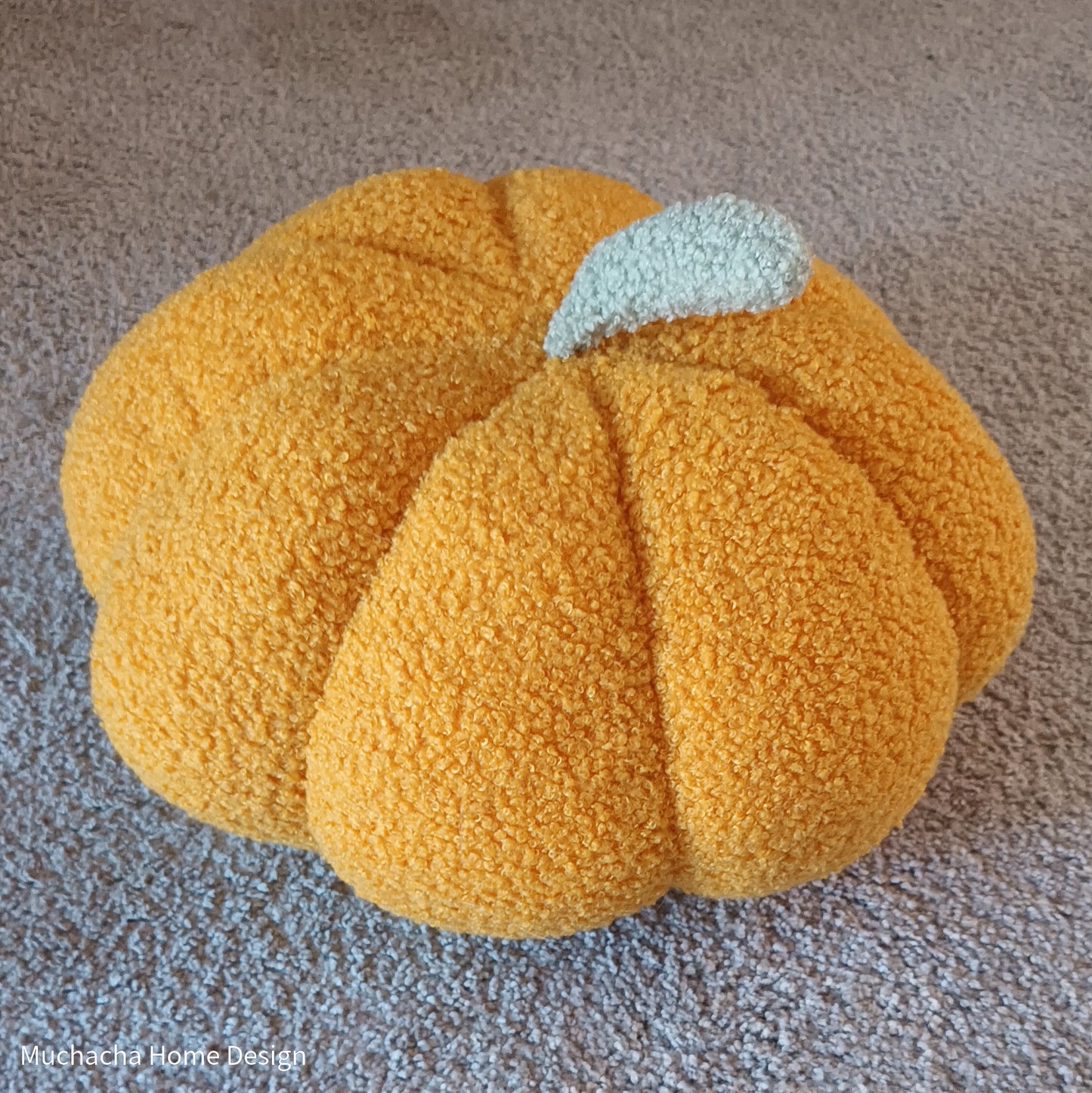 Pompoen - Sierkussen- Gele teddystof - 30 op 20cm - Interieuraccessoires - Muchacha Home Design - Dendermonde
