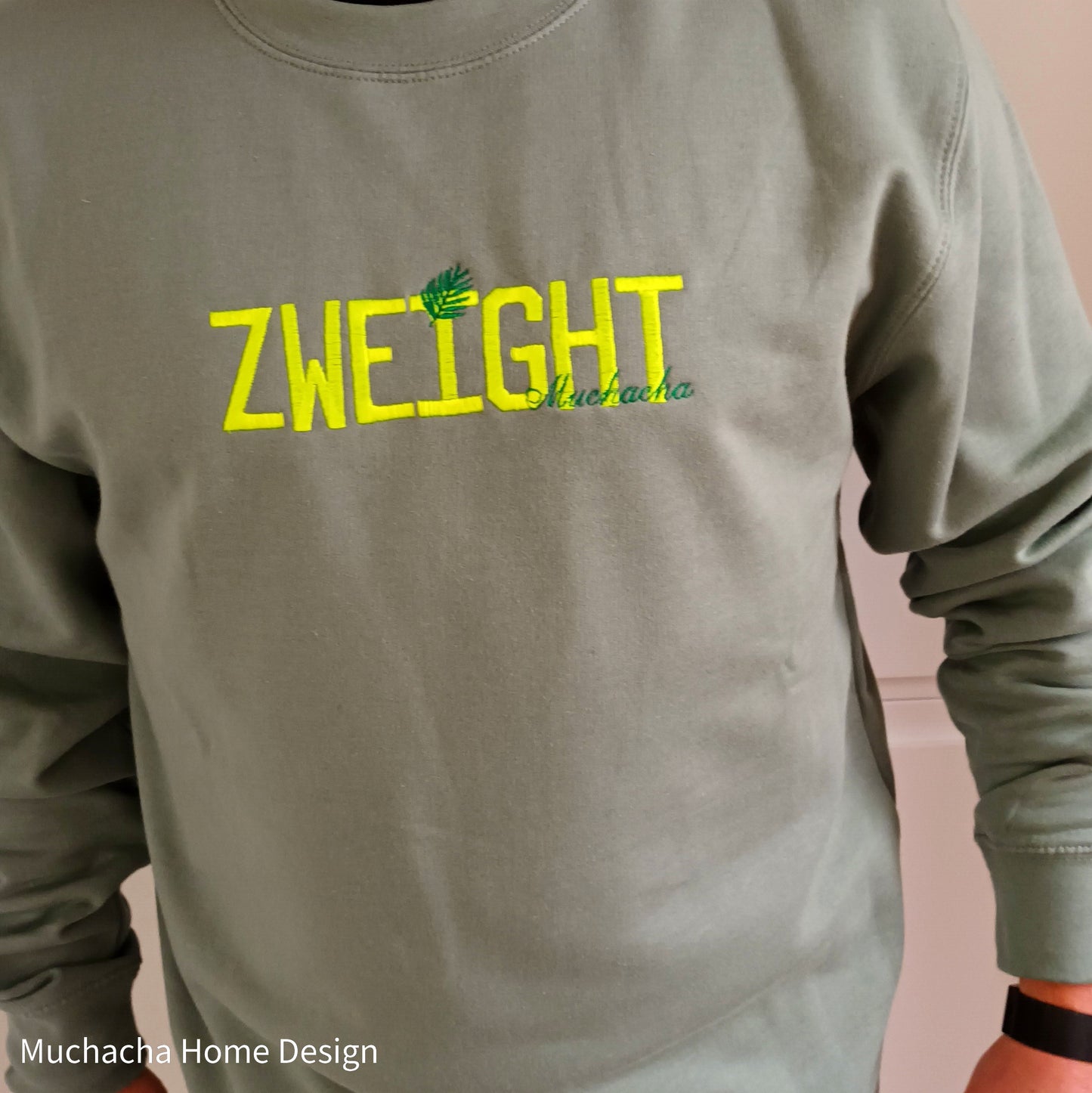 Sweater -ZWEIGHT - Geborduurd- Muntgroen - Muchacha - Medium