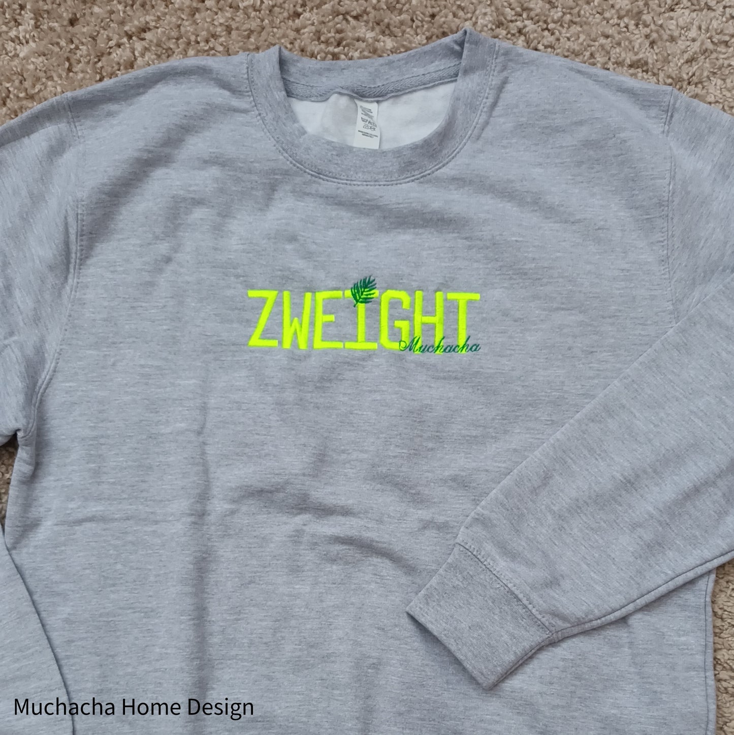 Sweater -ZWEIGHT - Geborduurd- Lichtgrijs - Muchacha - Medium