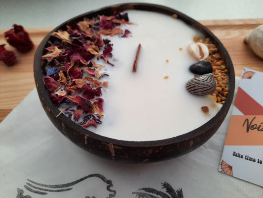 Kokoskaars - Geurkaars - Droogbloemen - Exotische - Unieke woonaccessoires - Muchacha Home Design - Dendermonde