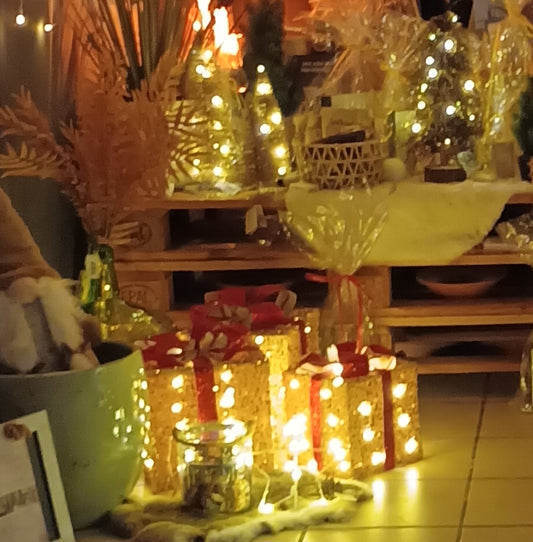 Kerstcadeautjes met ledverlichting rode strik - Op Batterijen - L