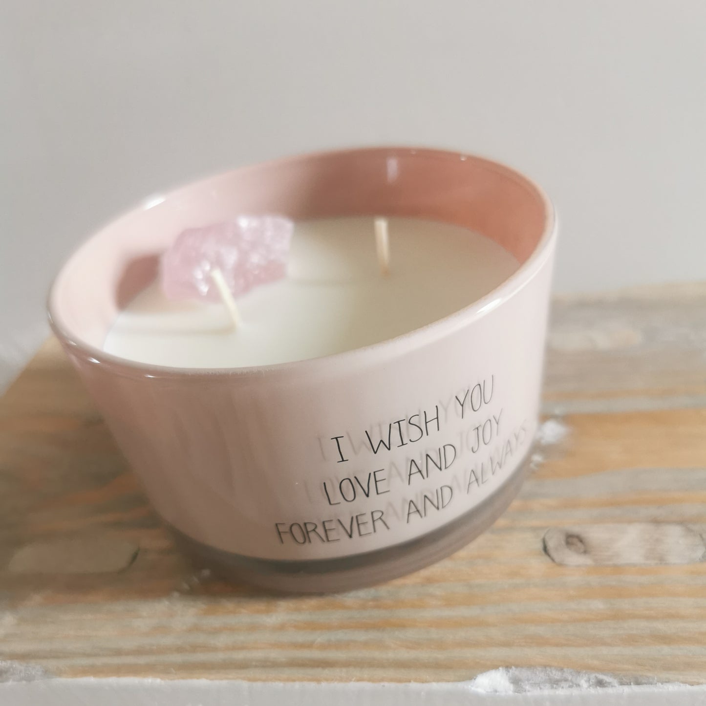 Geurkaars met rozenkwarts "I wish you love and joy forever and always"