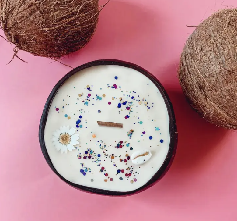 Geurkaars - Kokoskaars - Kokosschelp - Monoï geur - S-  Ecologisch - Handgemaakt