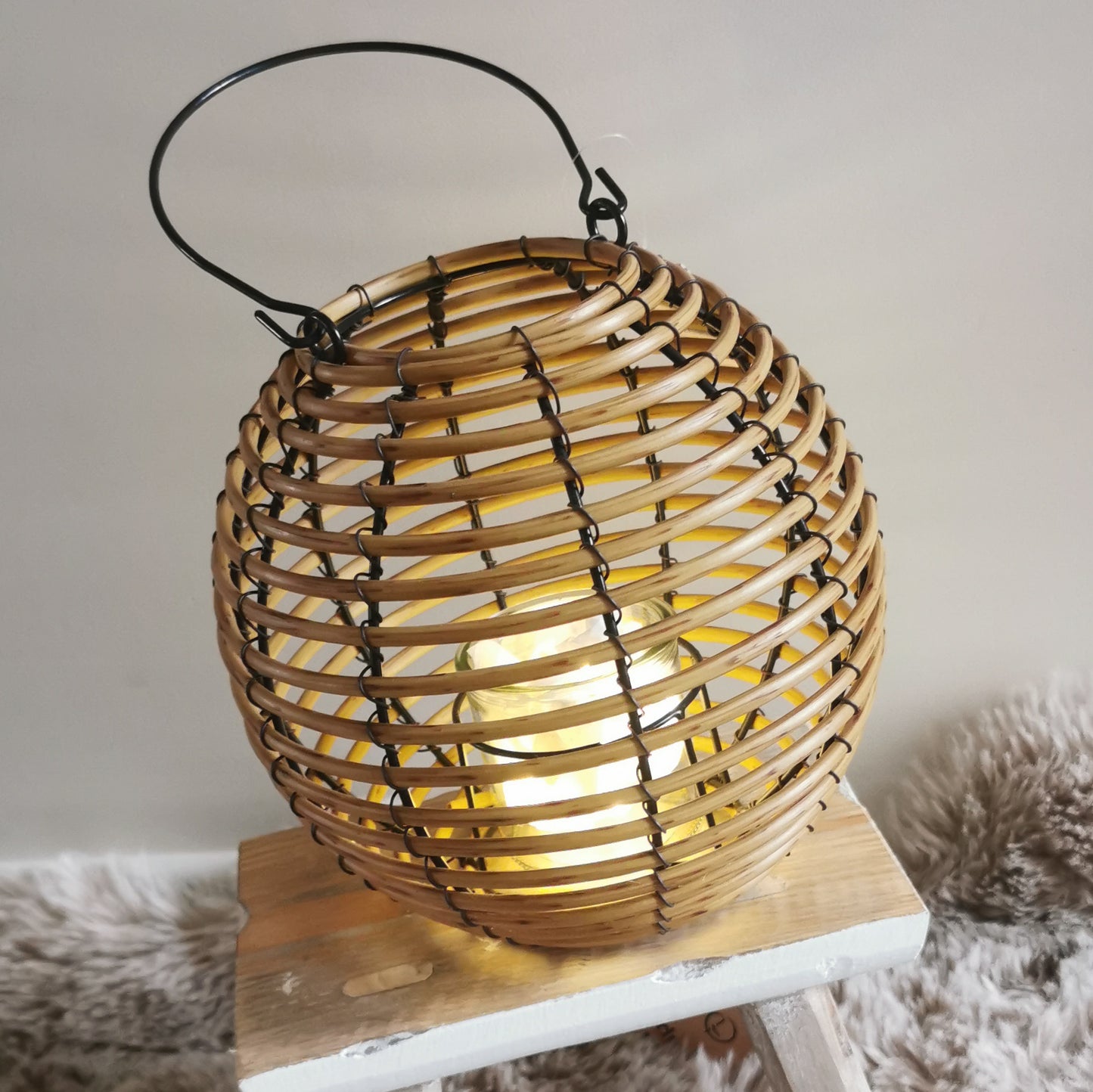 Ronde rotan lantaarn met kaarsenhouder